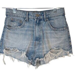 2/$30 ZARA Light Wash Size 6 Distressed Denim Jean Shorts